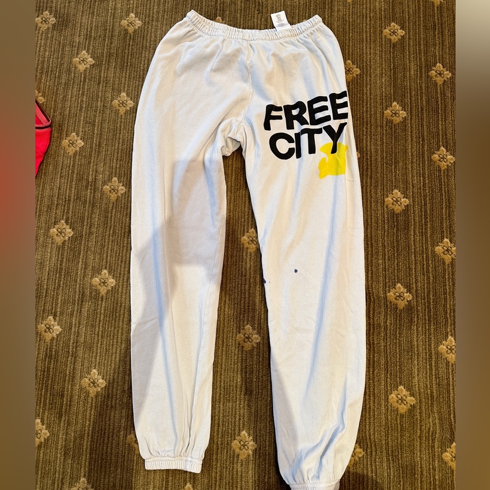 Free city sweatpants